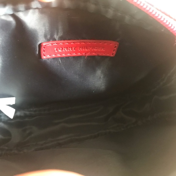 Tommy Hilfiger red cross body purse.  Good pre-loved condition. - Picture 9 of 13